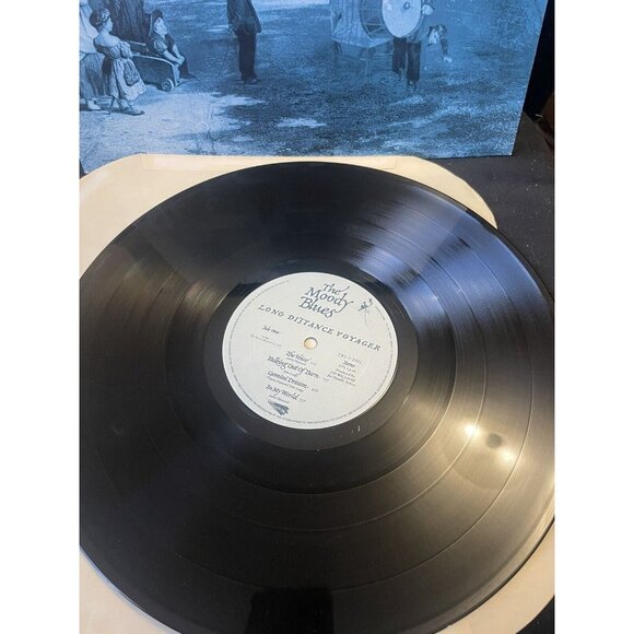 The Moody Blues Long Distance Voyager Vinyl LP Record Very Good - Picture 5 of 6
